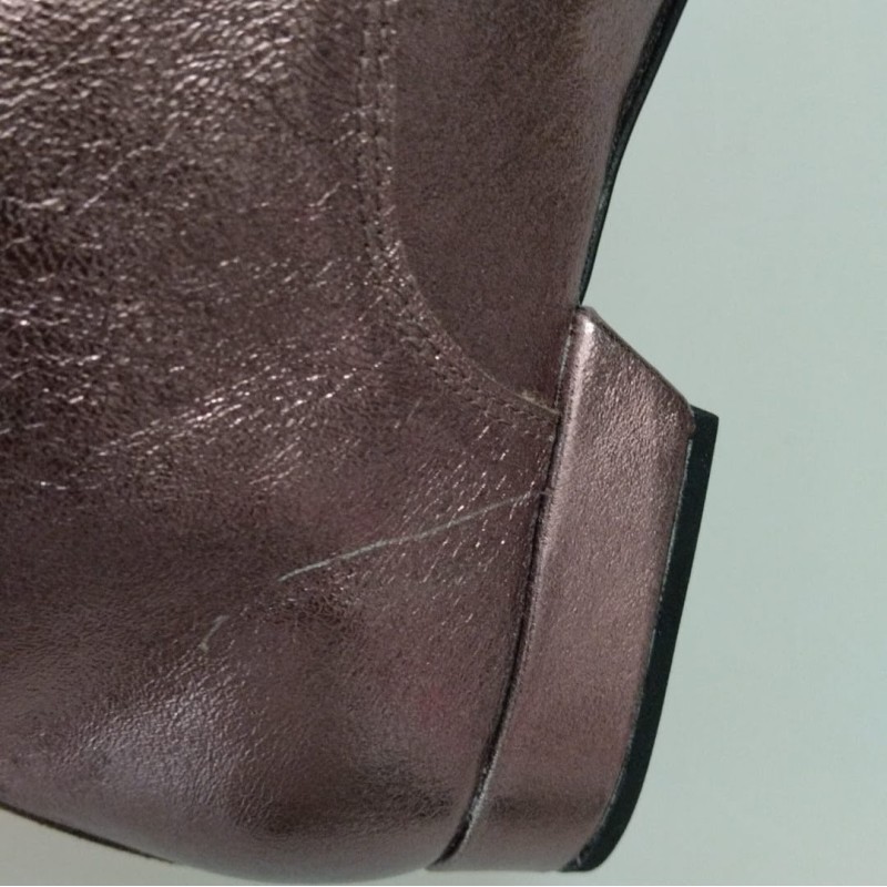 Scarponcino Bronzo Tacco 2 cm With a Small Flaw